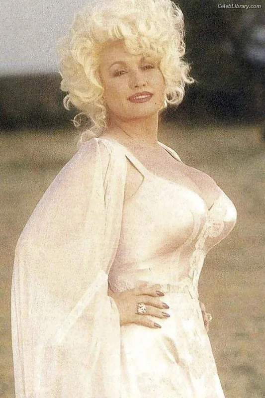 Dolly Parton photo 21 of 92