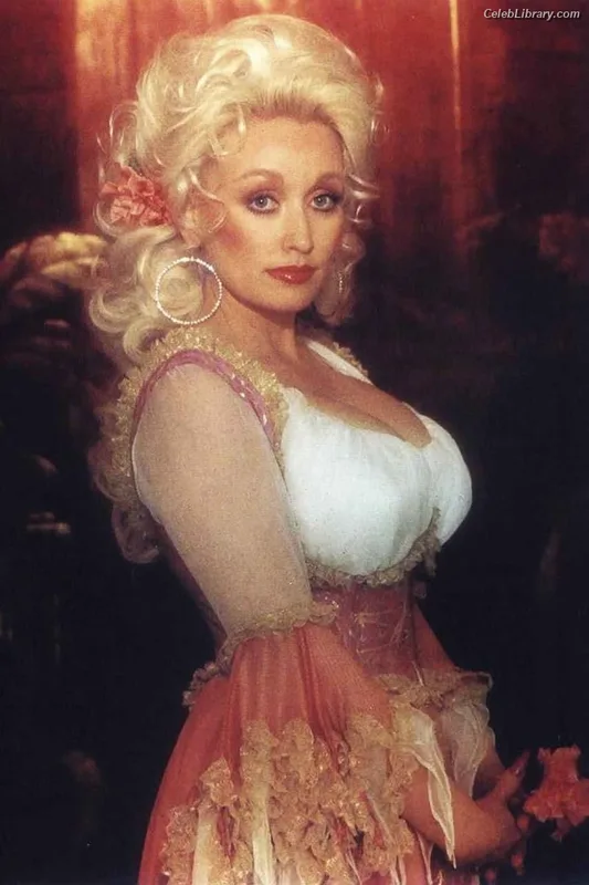 Dolly Parton photo 1 of 92