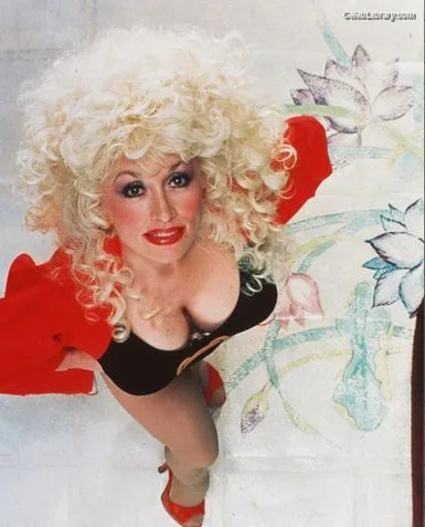 Dolly Parton photo 7 of 92