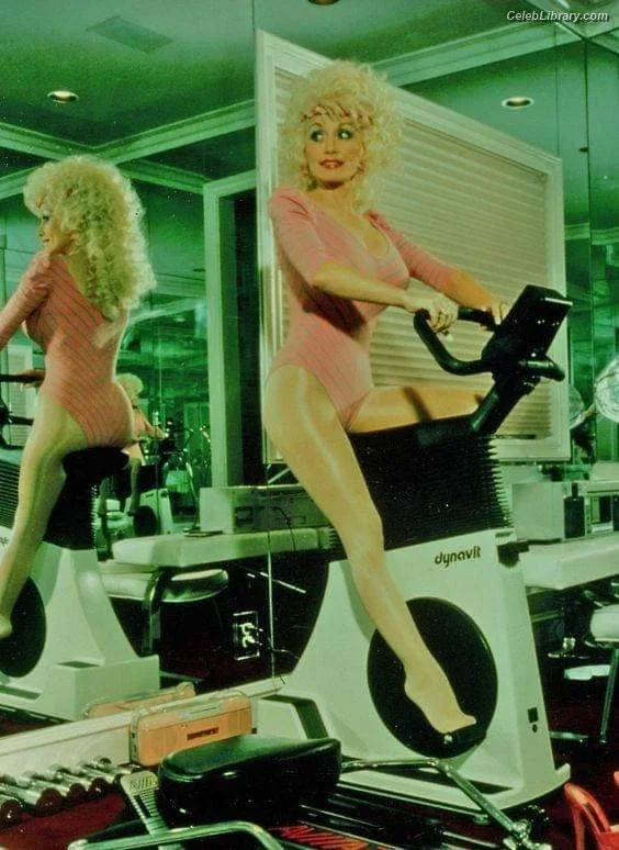 Dolly Parton photo 10 of 92