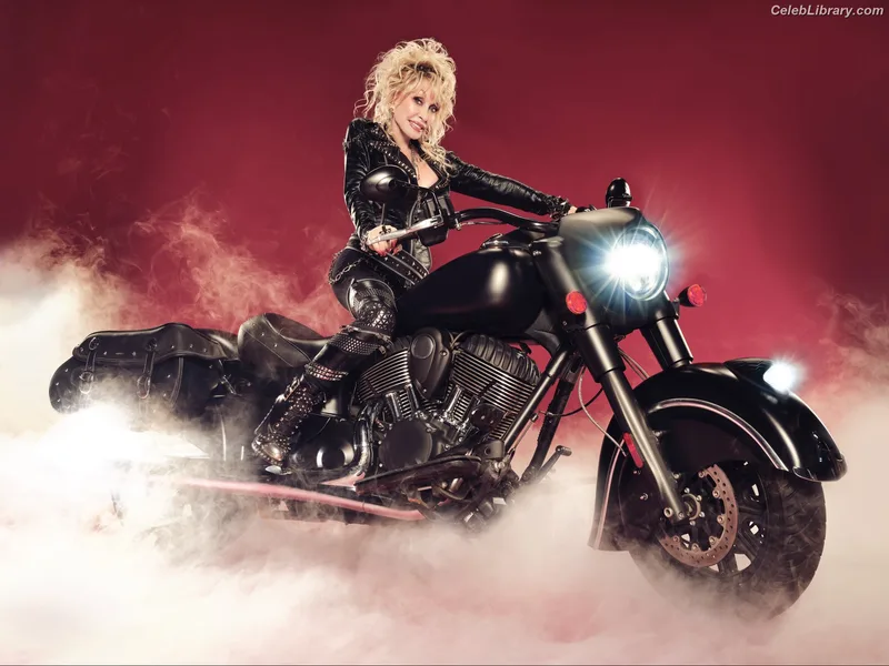Dolly Parton photo 7 of 92