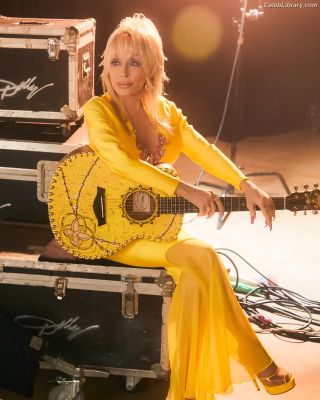 Dolly Parton photo 19 of 92