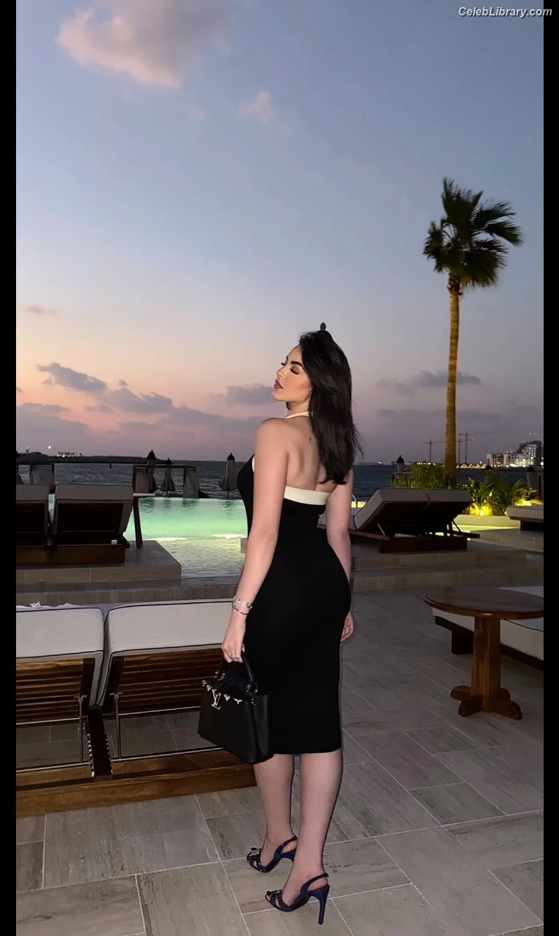 Douaa Lahyaoui photo 8 of 56