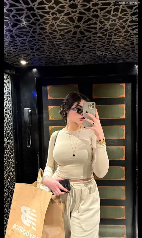 Douaa Lahyaoui photo 3 of 57
