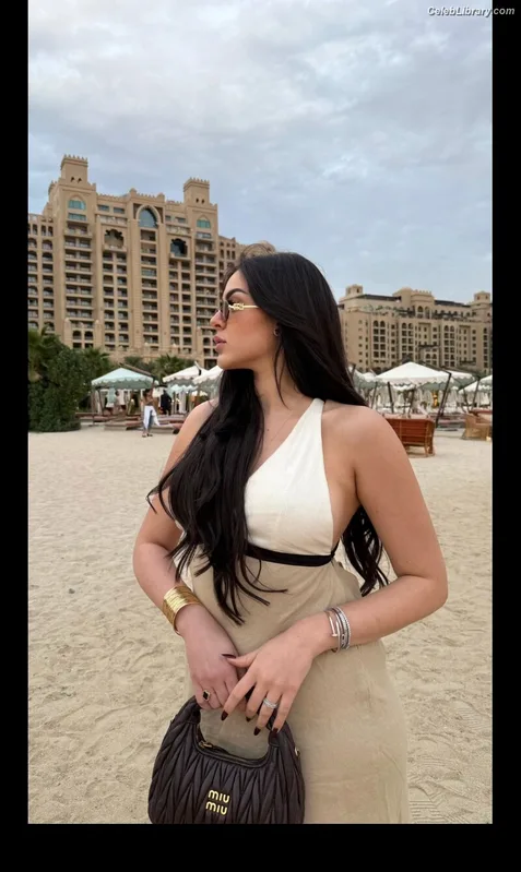 Douaa Lahyaoui photo 7 of 57