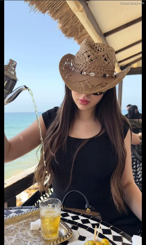 Douaa Lahyaoui photo 12 of 57