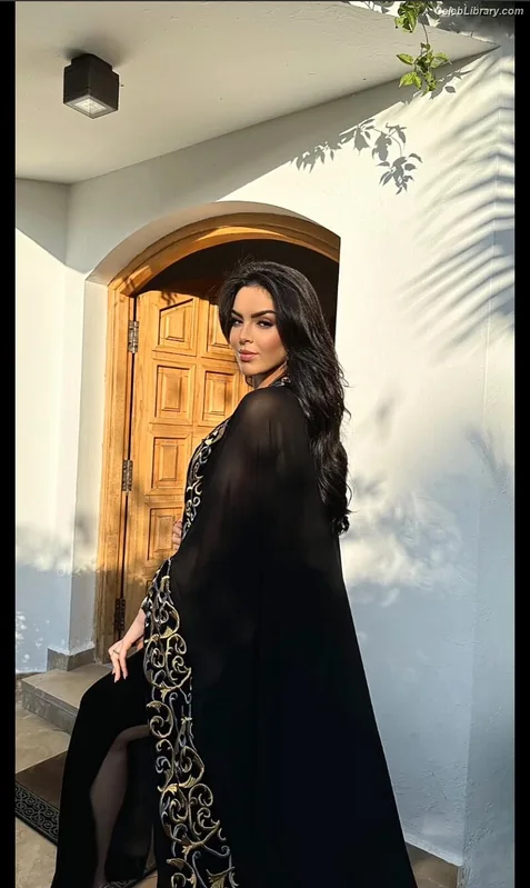 Douaa Lahyaoui photo 18 of 57