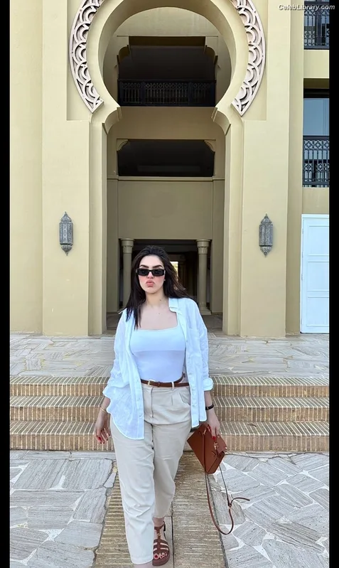Douaa Lahyaoui photo 3 of 57