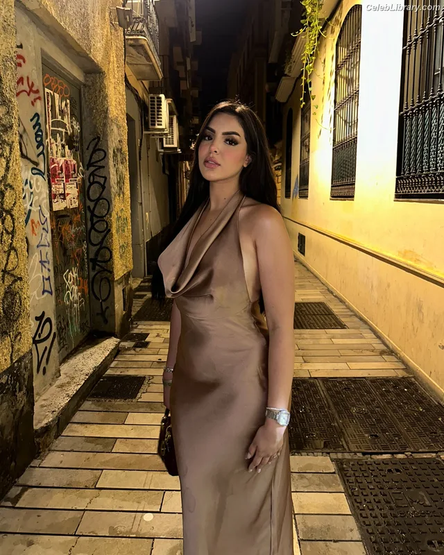 Douaa Lahyaoui photo 4 of 57