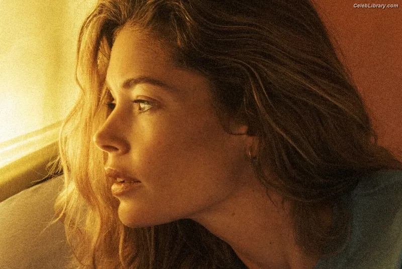 Doutzen Kroes photo 2 of 103