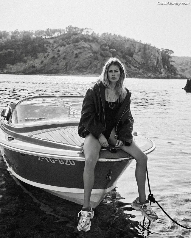 Doutzen Kroes photo 3 of 103