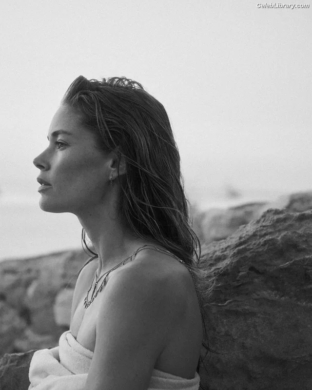 Doutzen Kroes photo 7 of 103
