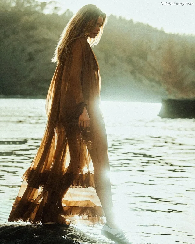 Doutzen Kroes photo 21 of 103