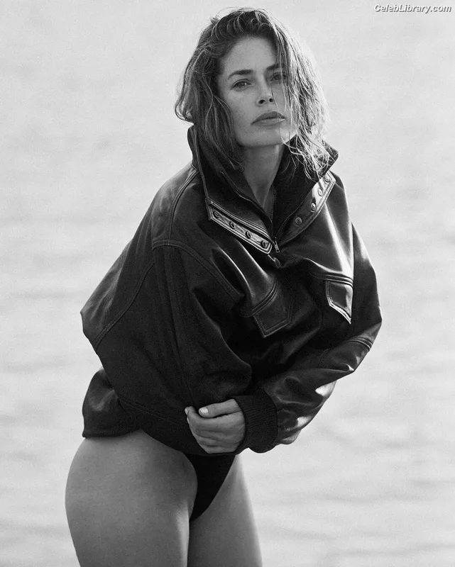 Doutzen Kroes photo 8 of 103