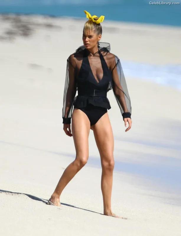 Doutzen Kroes photo 16 of 103