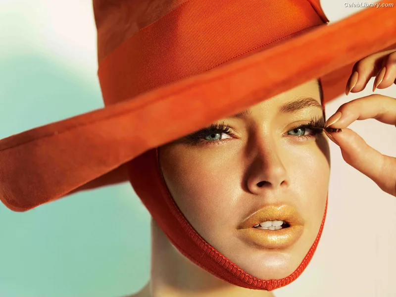 Doutzen Kroes photo 6 of 103