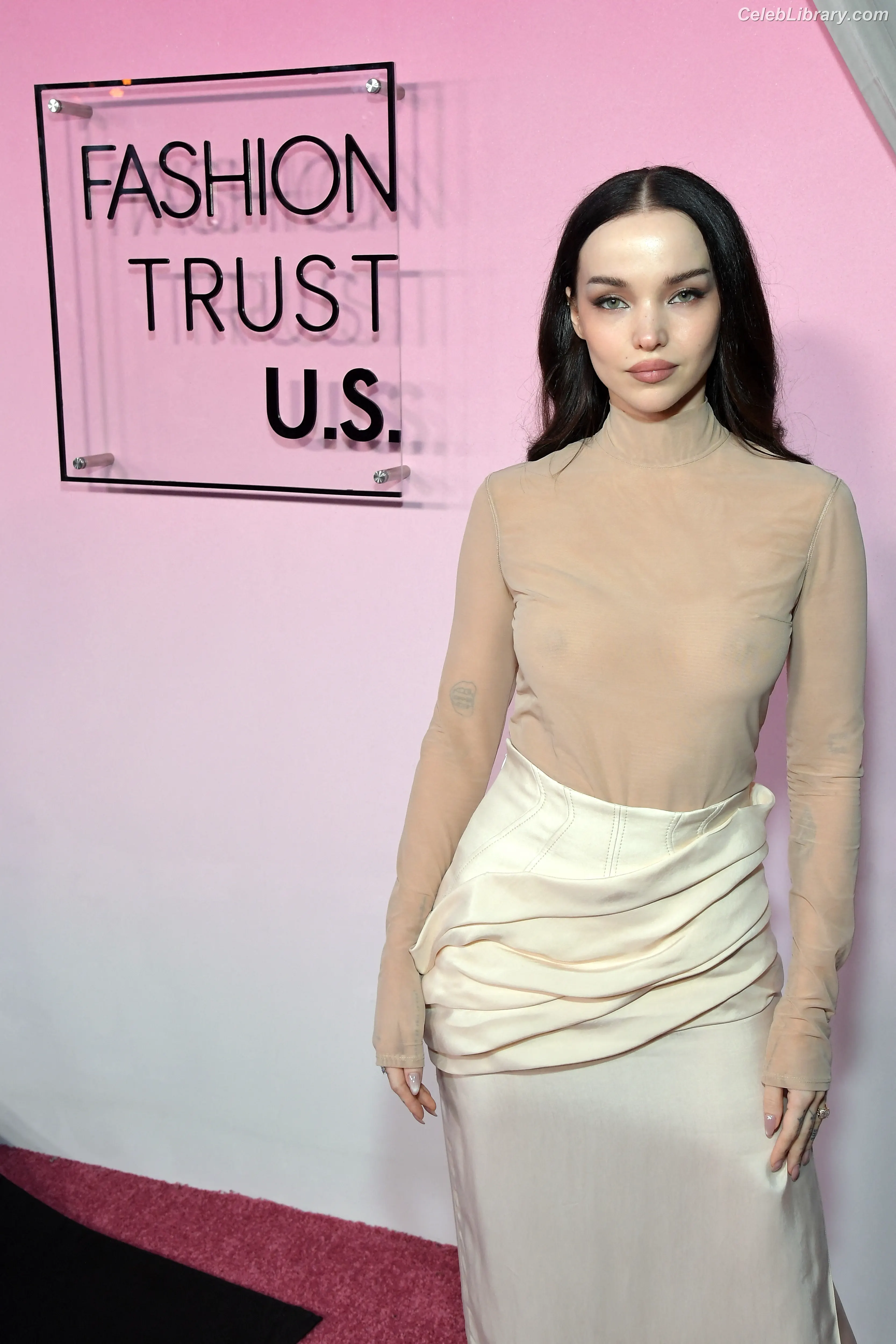 Dove Cameron photo 15 of 626