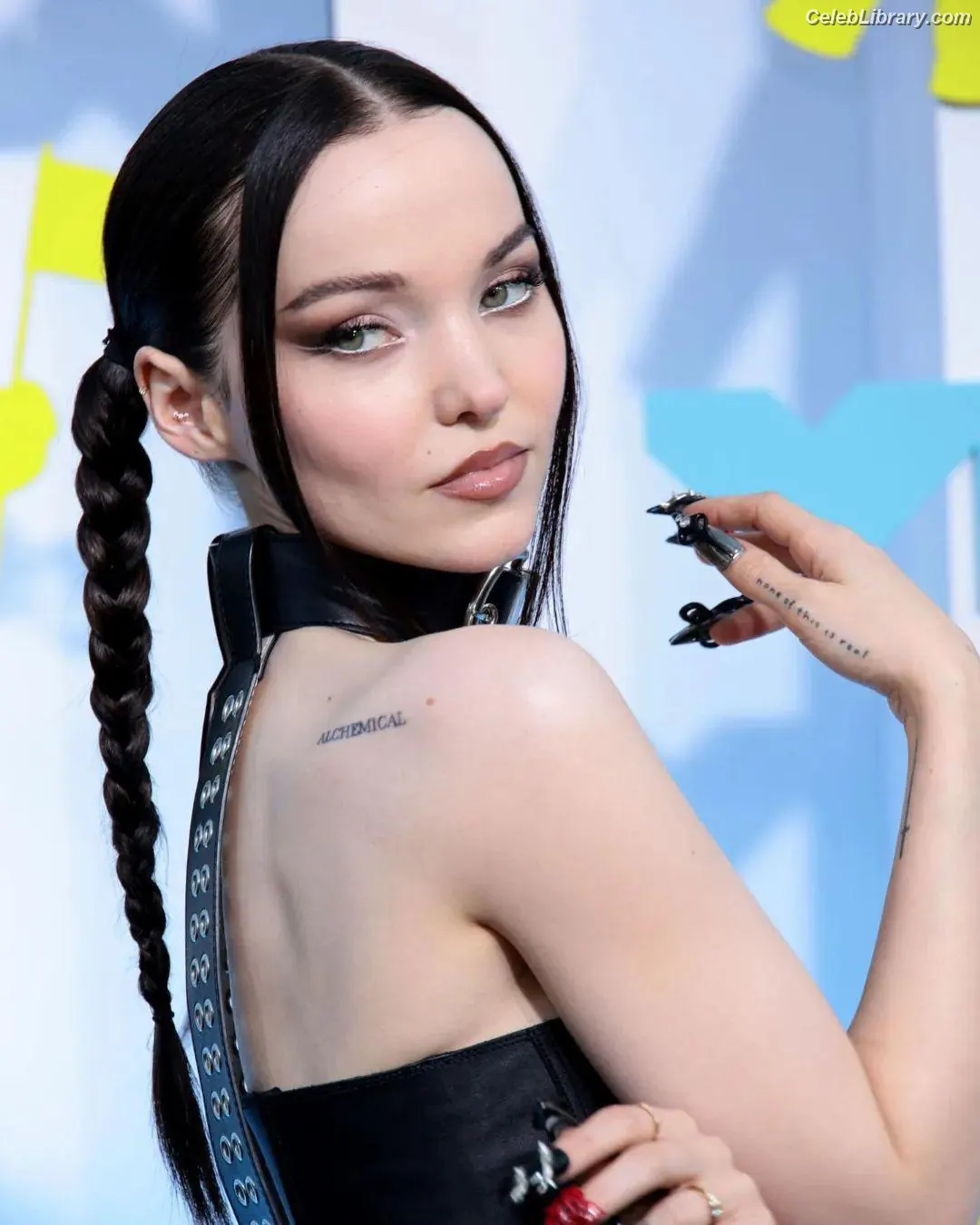 Dove Cameron photo 24 of 626