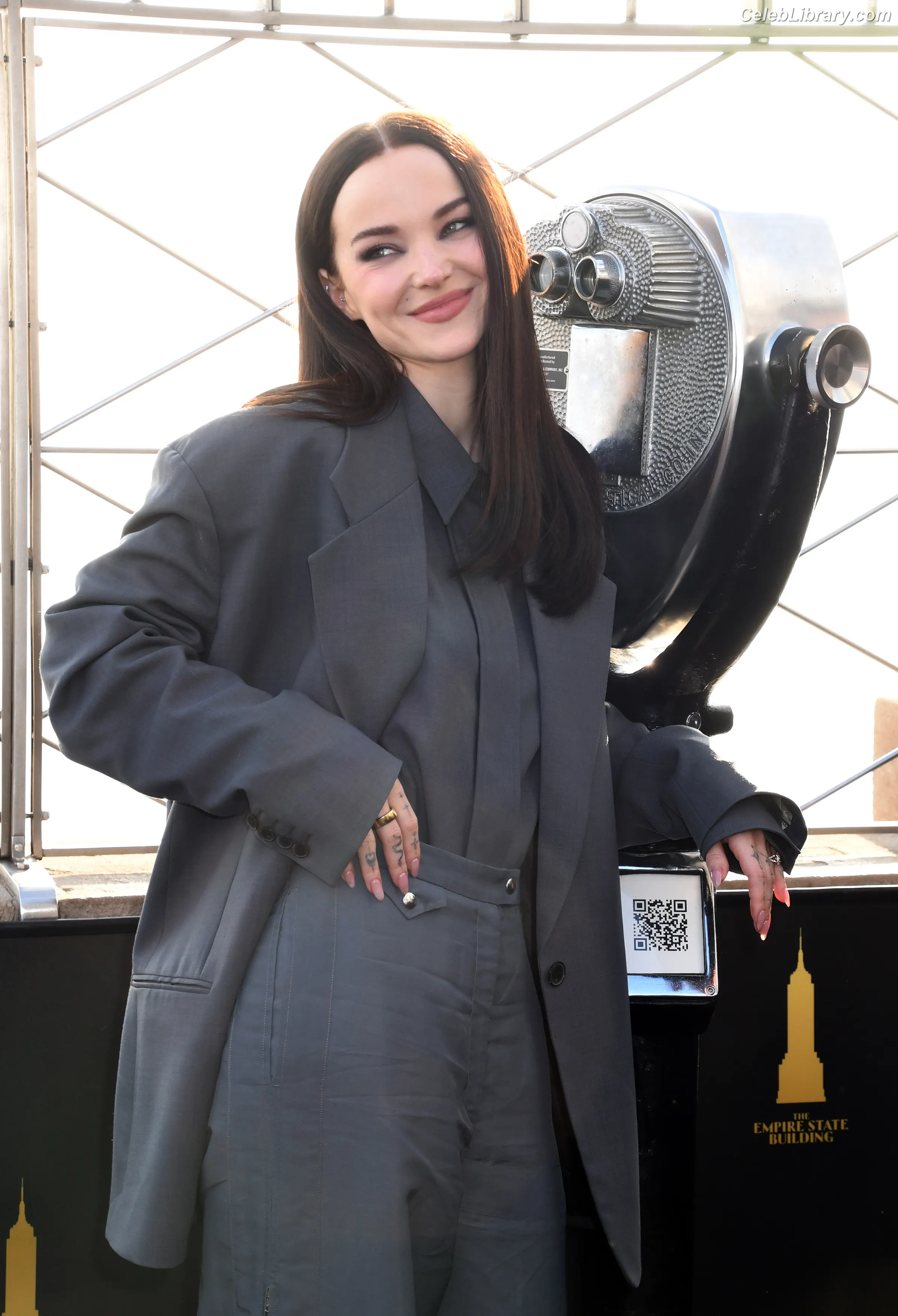 Dove Cameron photo 18 of 626