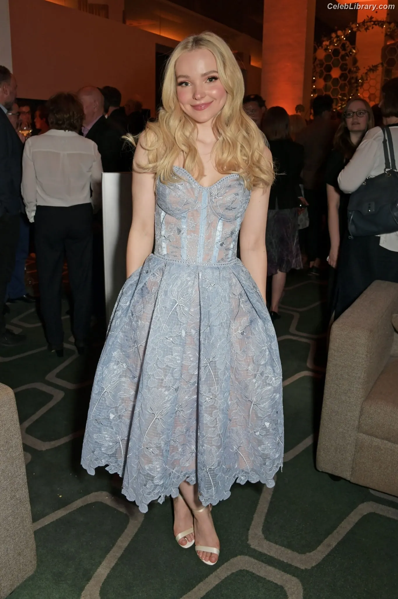 Dove Cameron photo 1 of 626