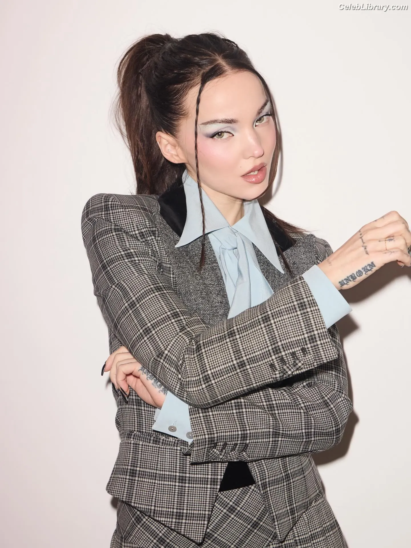Dove Cameron photo 24 of 626