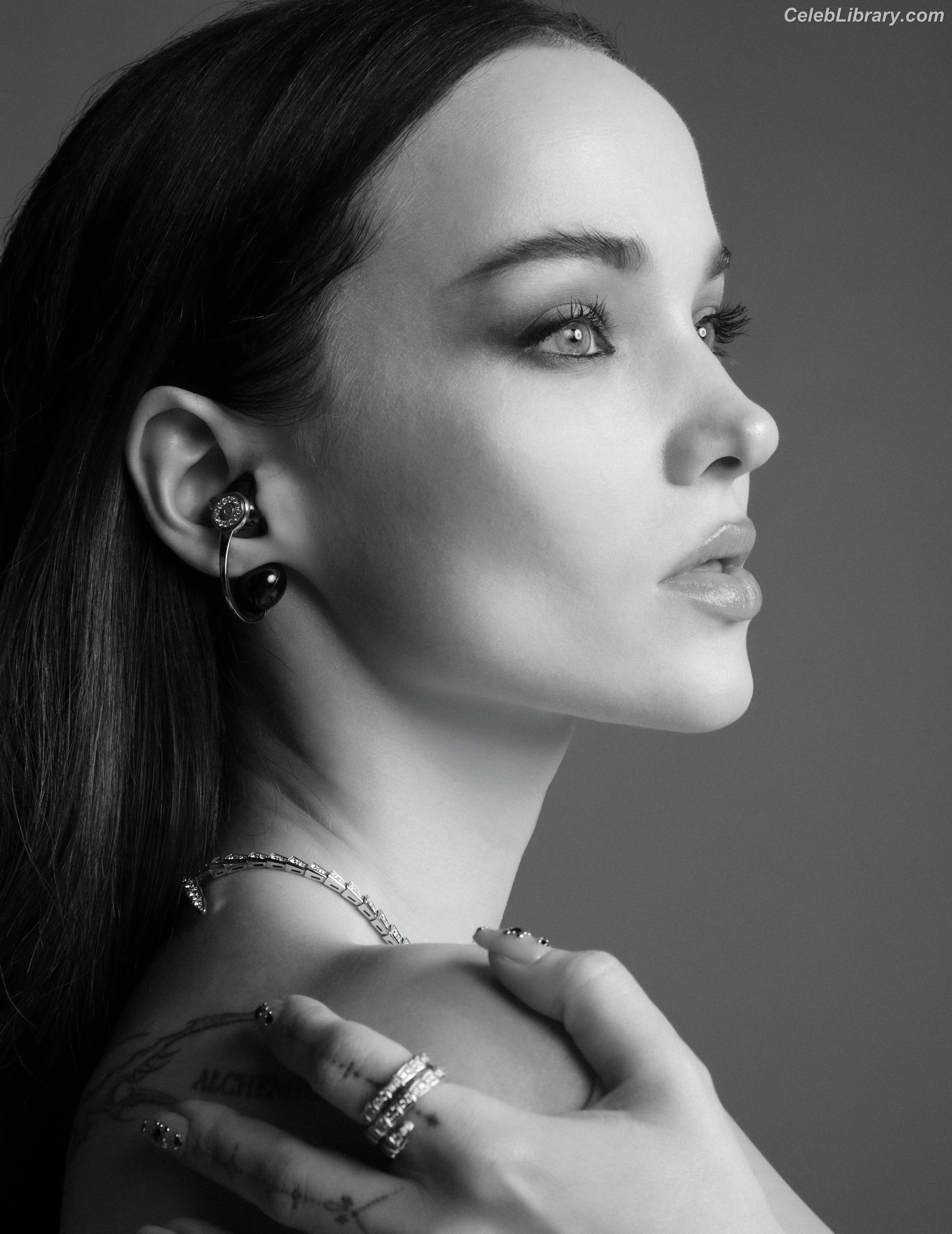 Dove Cameron photo 8 of 626