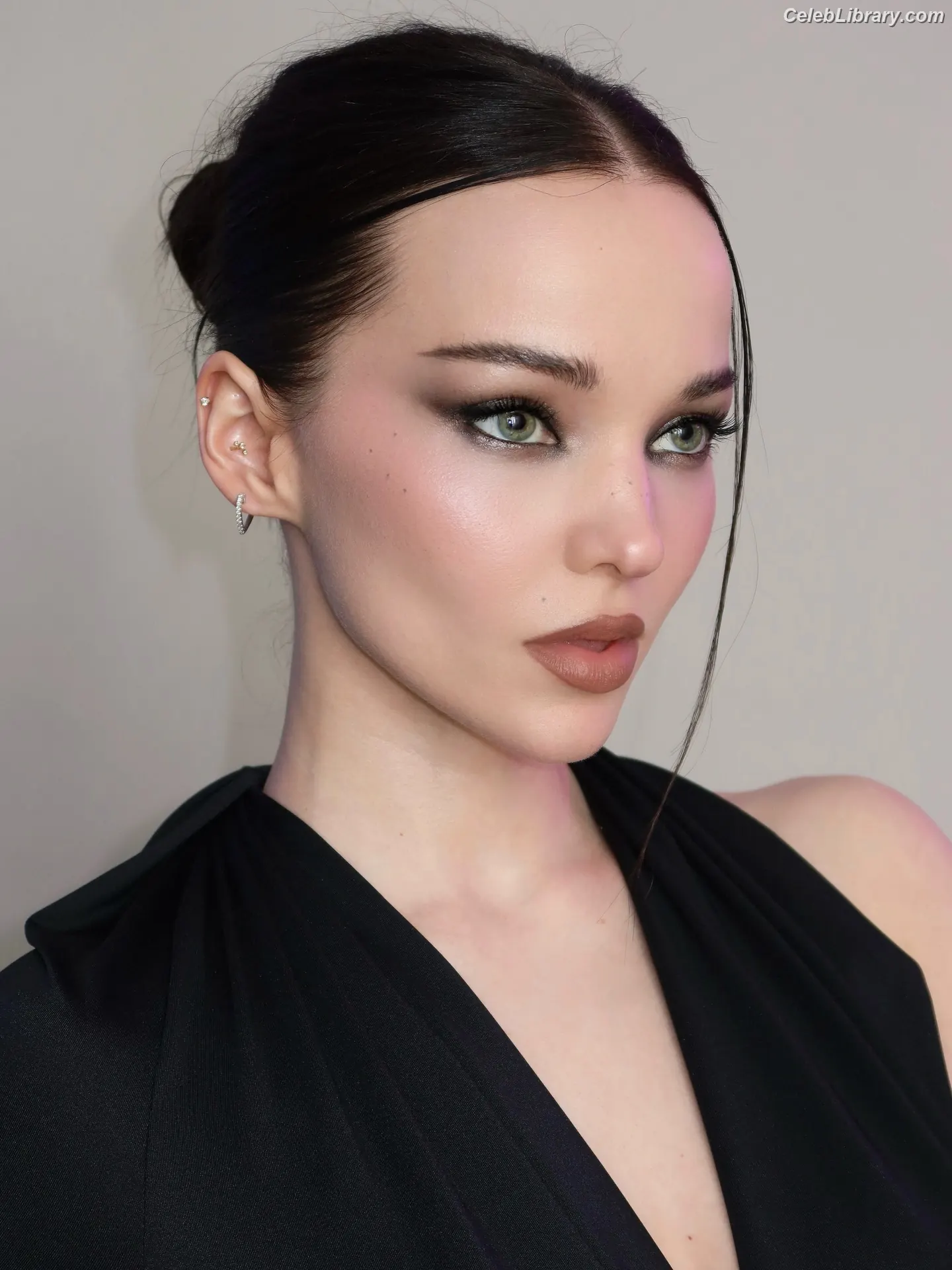 Dove Cameron photo 8 of 626