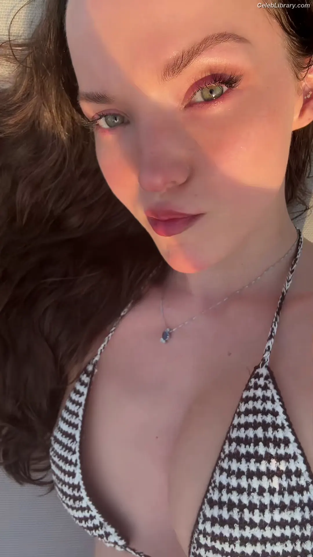 Dove Cameron photo 14 of 626