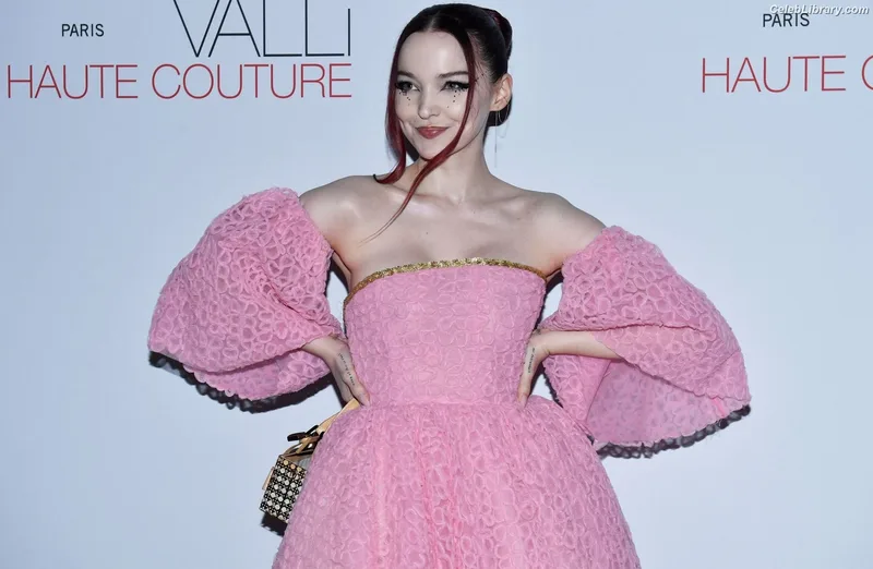 Dove Cameron photo 2 of 620