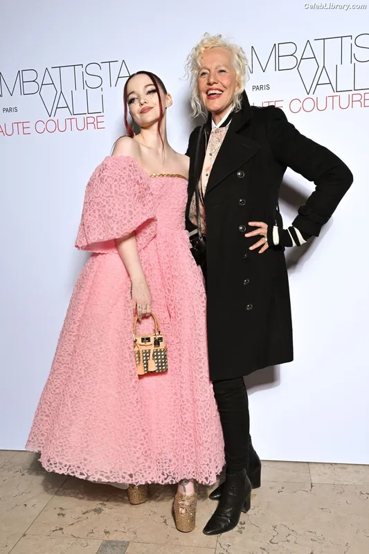 Dove Cameron photo 8 of 620
