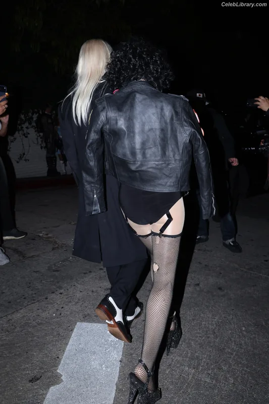 Dove Cameron photo 13 of 620