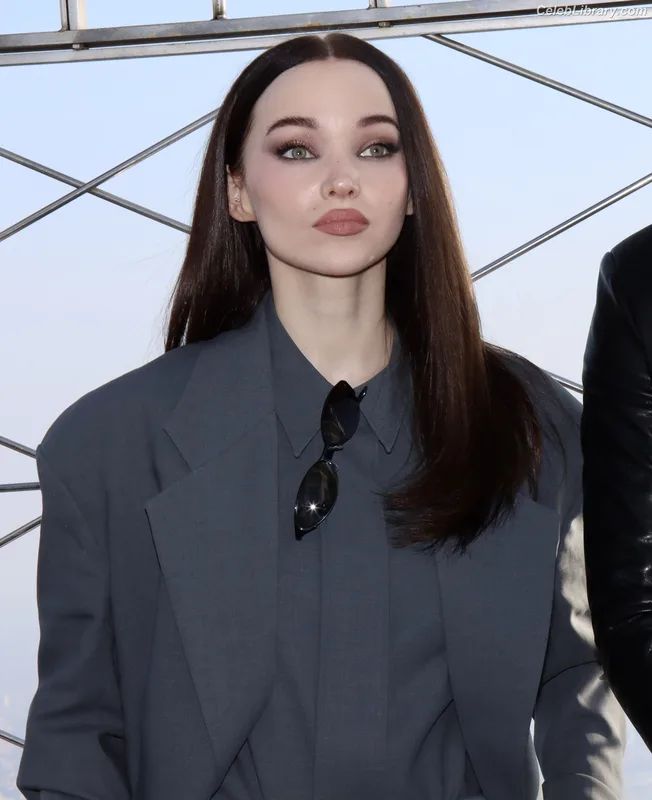 Dove Cameron photo 23 of 620