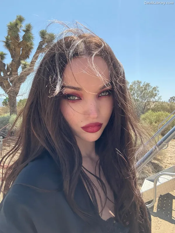 Dove Cameron photo 19 of 620