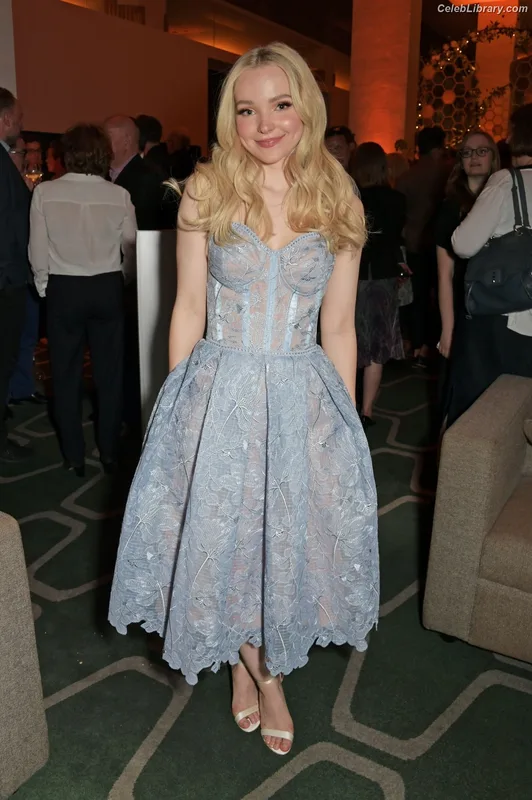 Dove Cameron photo 21 of 620