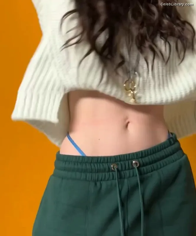 Dove Cameron photo 23 of 620
