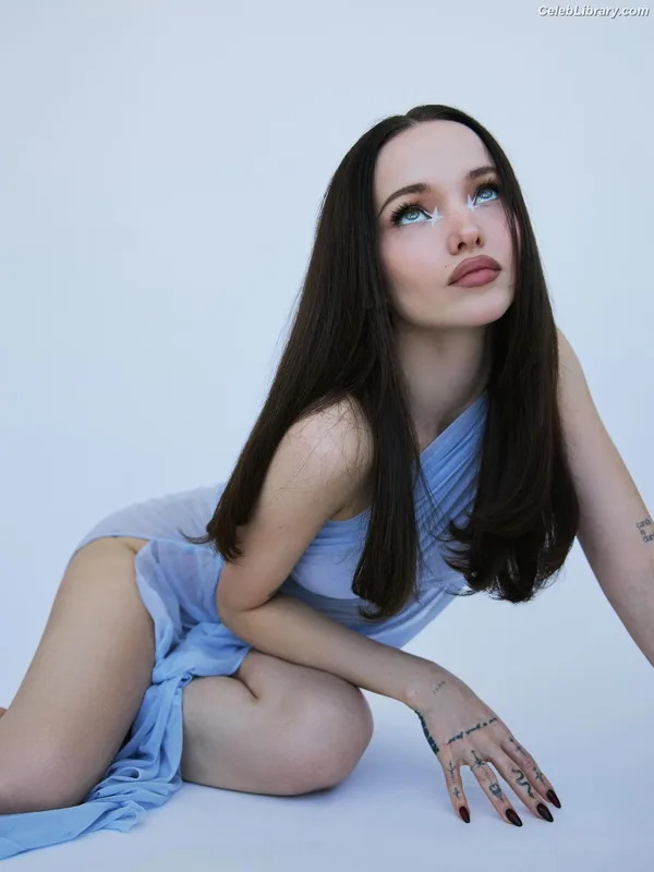 Dove Cameron photo 12 of 620