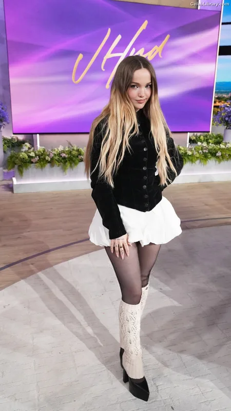 Dove Cameron photo 1 of 620