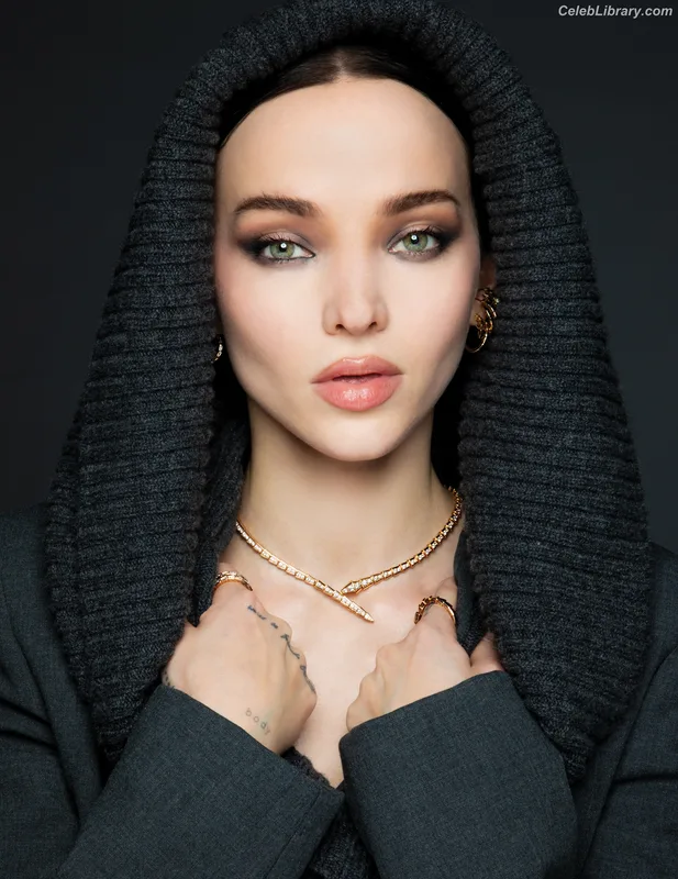 Dove Cameron photo 9 of 620