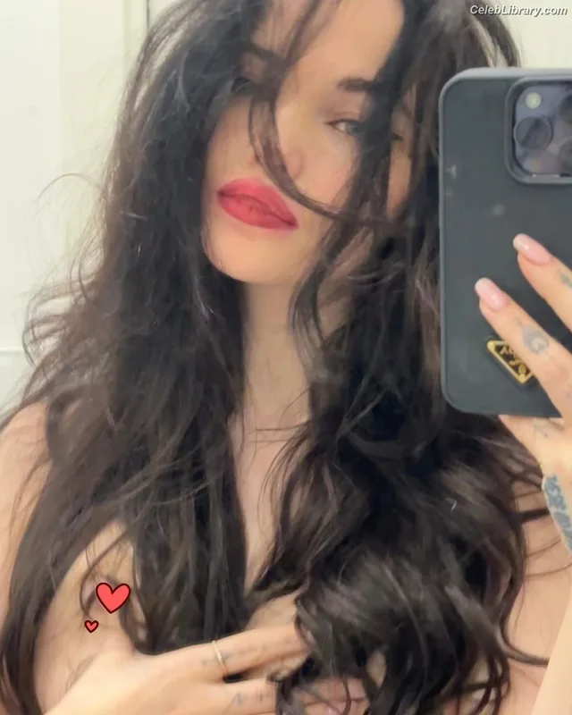 Dove Cameron photo 18 of 620