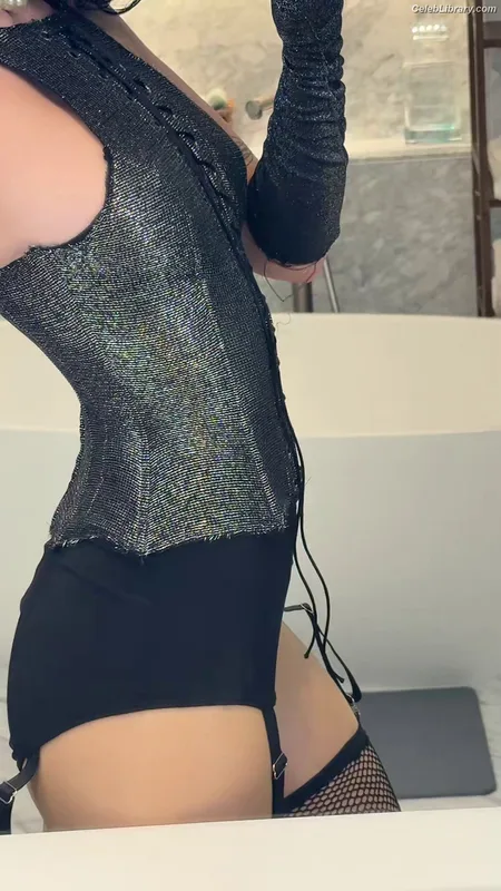 Dove Cameron photo 16 of 620