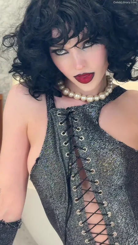 Dove Cameron photo 19 of 620