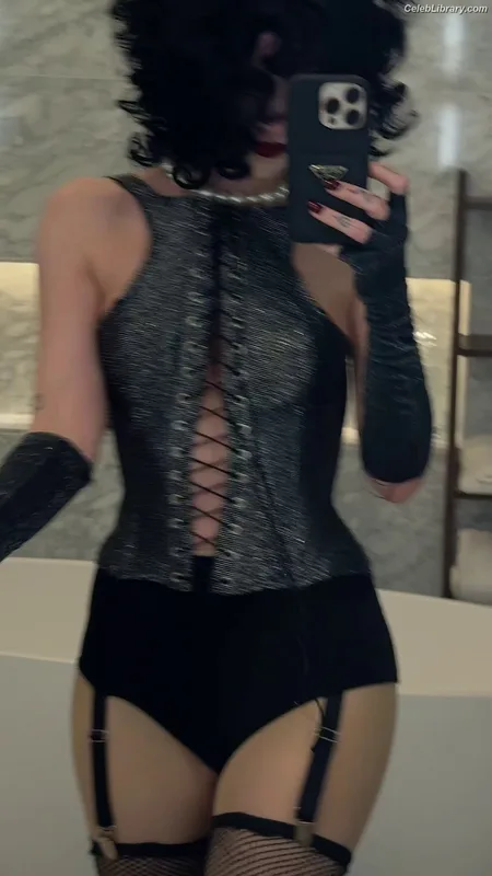 Dove Cameron photo 21 of 620