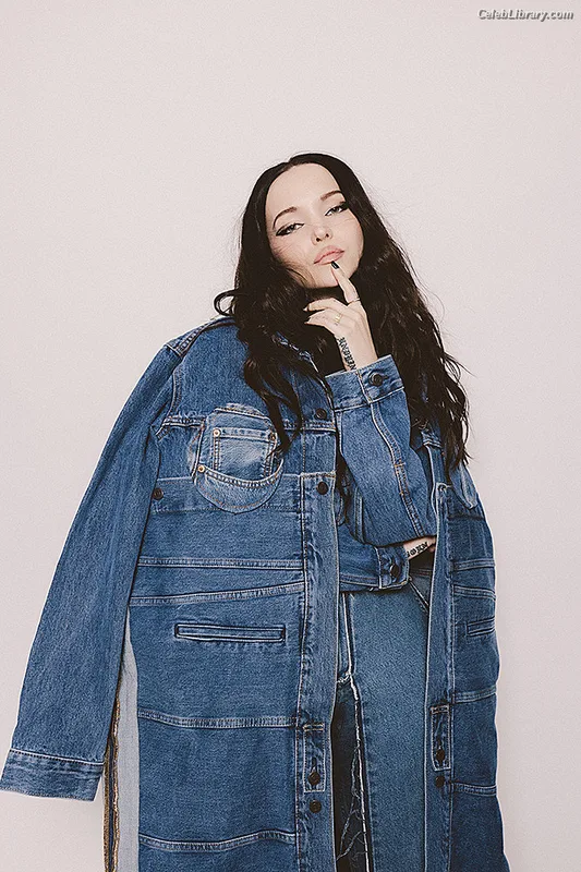 Dove Cameron photo 18 of 620