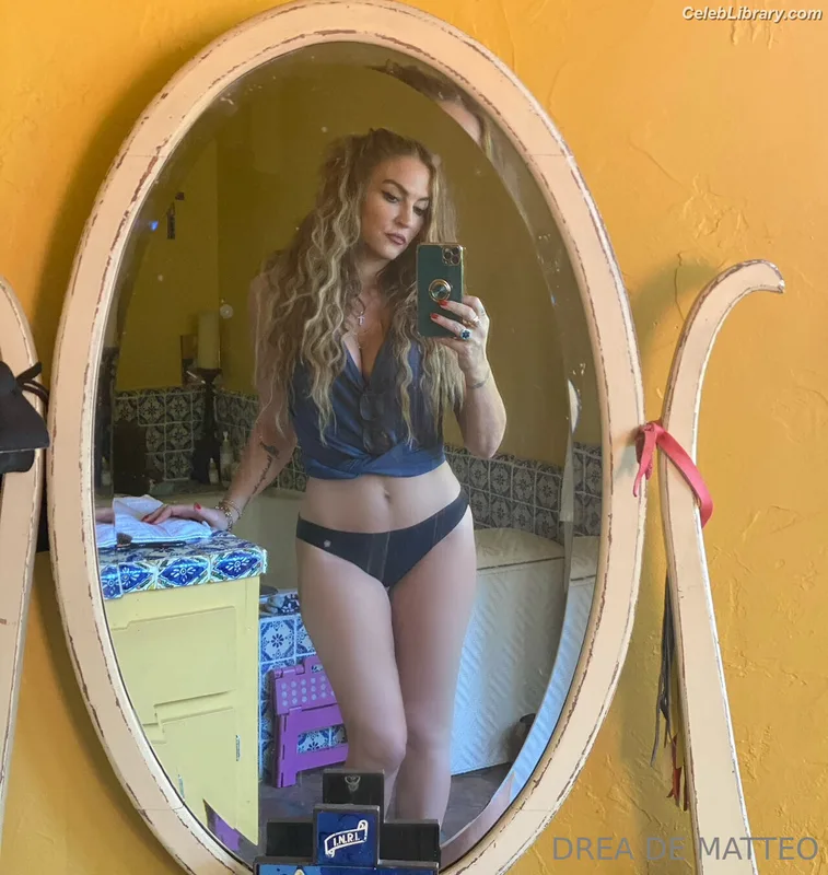 Drea DeMatteo photo 13 of 325