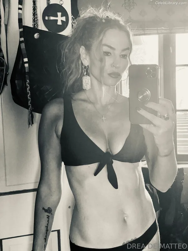 Drea DeMatteo photo 17 of 325