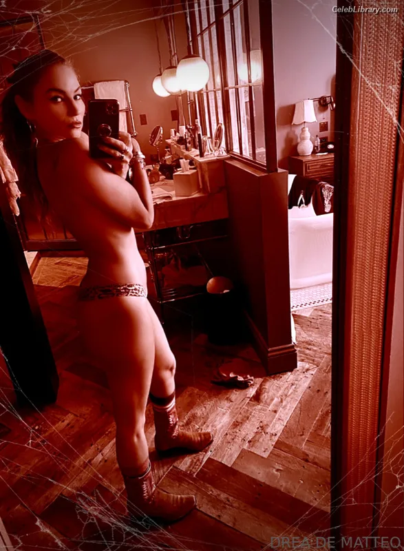 Drea DeMatteo photo 13 of 325