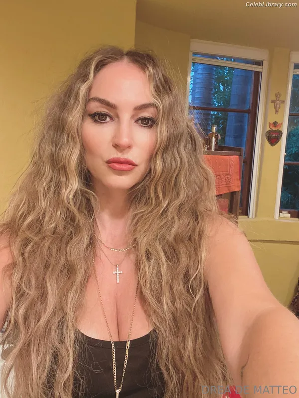 Drea DeMatteo photo 15 of 325