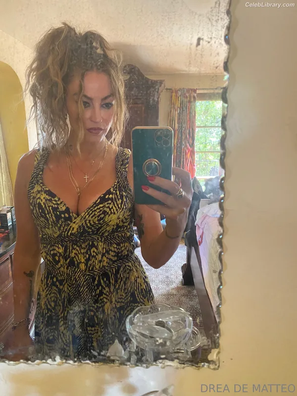 Drea DeMatteo photo 1 of 325