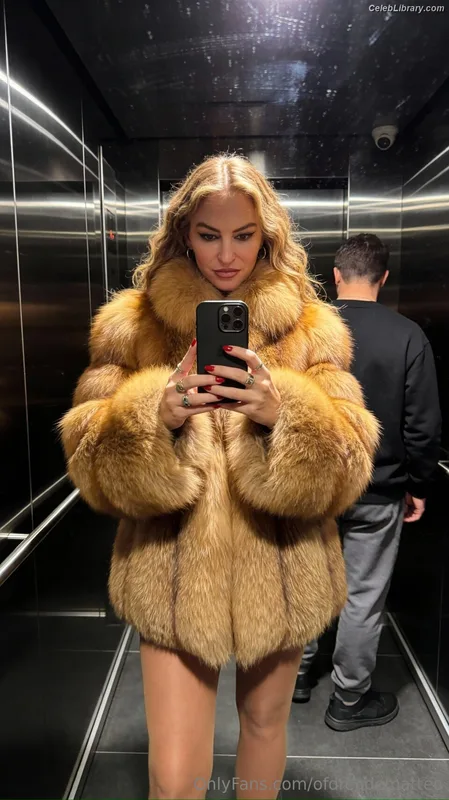 Drea DeMatteo photo 2 of 325