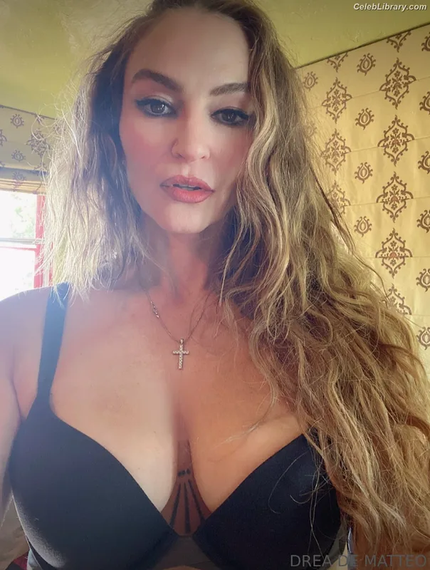Drea DeMatteo photo 12 of 325
